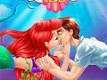                                                                       Ariel And Prince Underwater Kissing ﻞﯿﮭﮐ