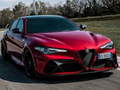                                                                       Alfa Romeo Giulia GTA Slide ﻞﯿﮭﮐ